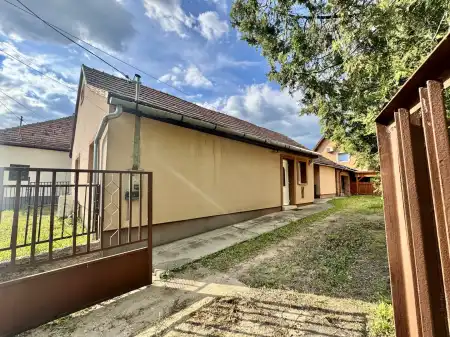 eladó családi ház, Veresegyház