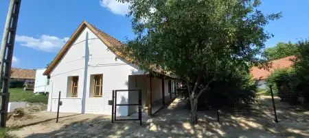eladó családi ház, Vértesacsa