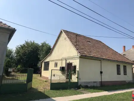 eladó családi ház, Vértesboglár