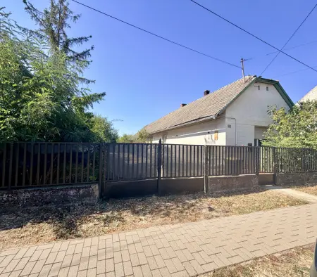 eladó családi ház, Vértesboglár