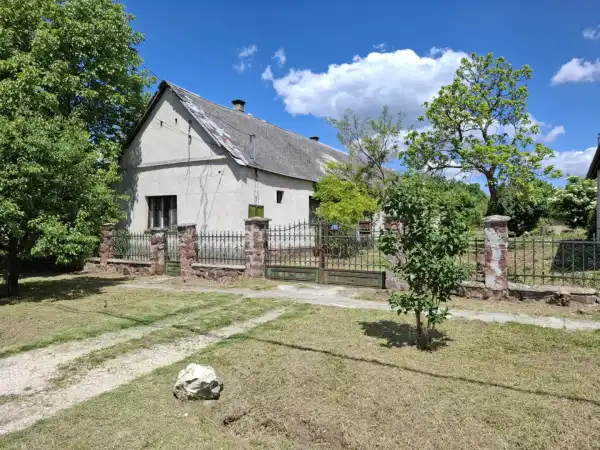 Eladó családi ház, Vérteskethely 4 szoba 140 m² 26.5 M Ft Eladó családi ház, Vérteskethely 4 szoba 140 m² 26.5 M Ft