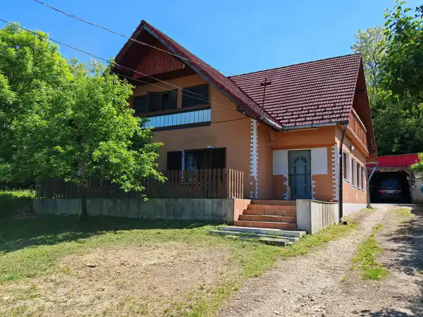 Eladó családi ház, Zalalövő 4+2 szoba 165 m² 52.9 M Ft