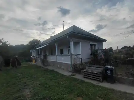 eladó családi ház, Zsujta