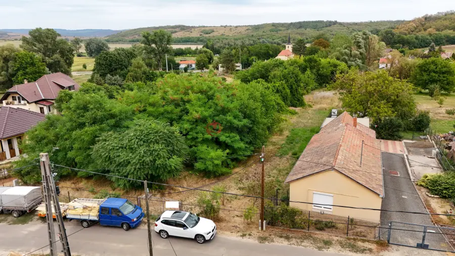 eladó  Építési telek, Vácduka
