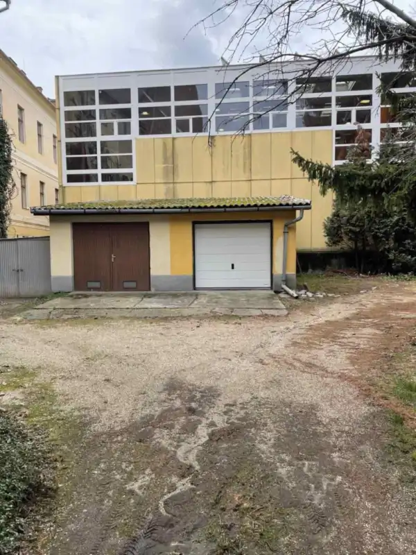 Eladó garázs, Eger 18 m² 10.9 M Ft