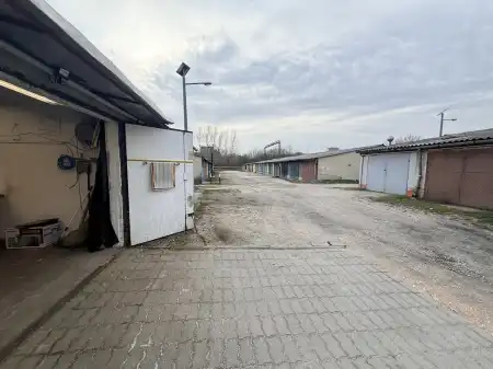 eladó garázs, Oroszlány