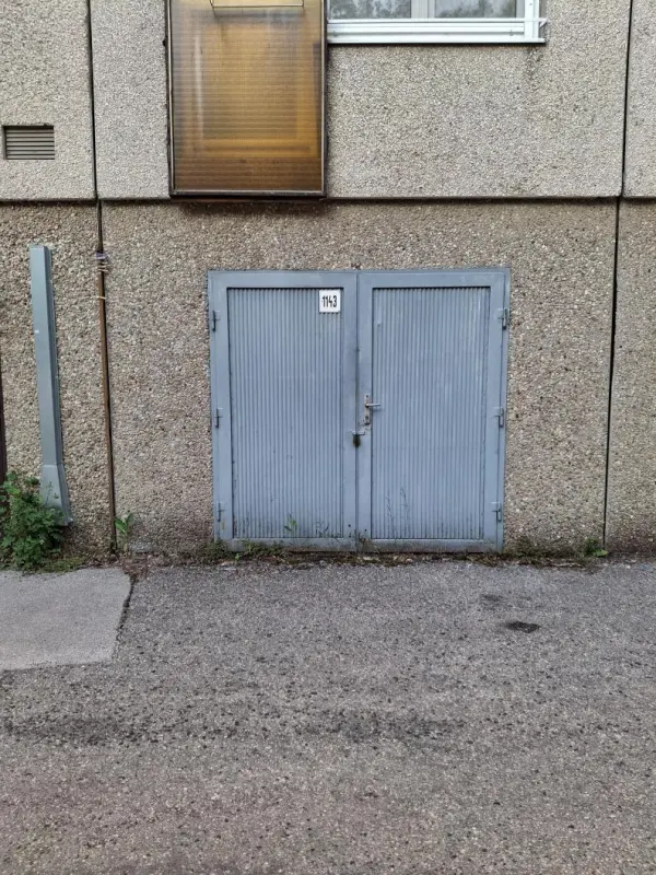 Eladó garázs, Tatabánya 18 m² 10.8 M Ft