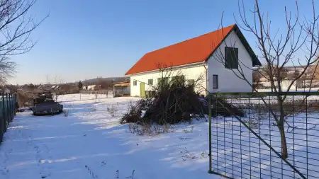 eladó gazdasági ingatlan, Tök