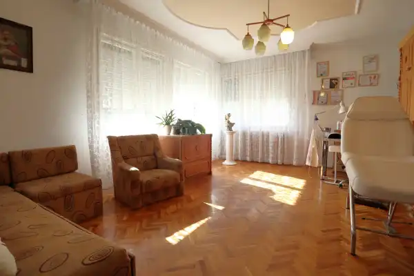 Eladó házrész, Szatymaz 5 szoba 167 m² 59.9 M Ft