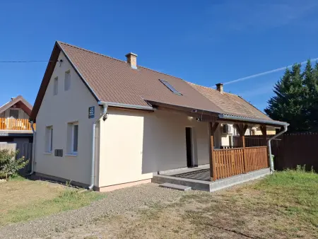 eladó ikerház, Csörög