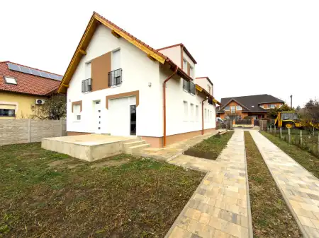 eladó ikerház, Rétság