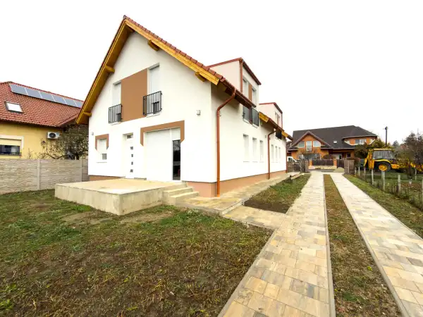 Eladó ikerház, Rétság 5 szoba 112 m² 94.9 M Ft