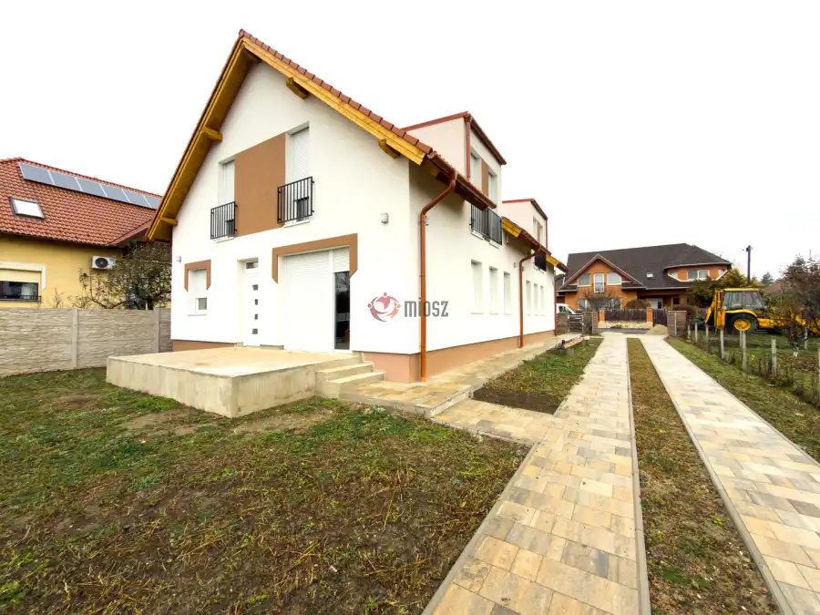 eladó ikerház, Rétság