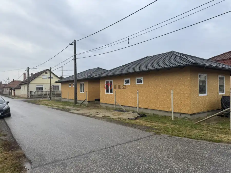 eladó ikerház, Tura