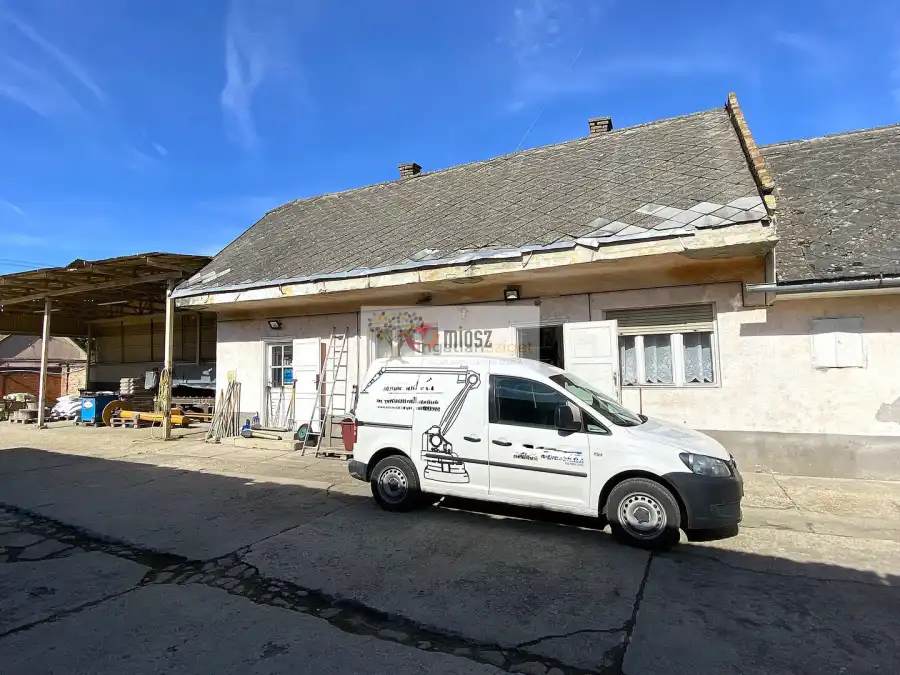 eladó ipari ingatlan, Dömsöd