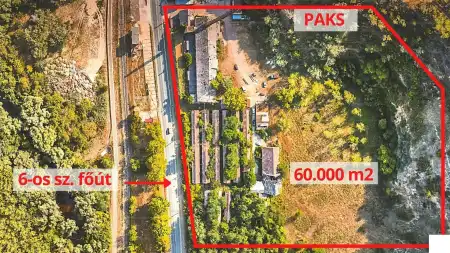 eladó ipari ingatlan, Paks