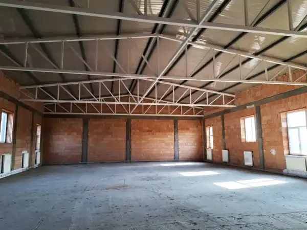 Eladó ipari ingatlan, Sóskút 950 m² 259 M Ft