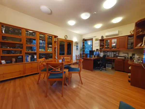 Eladó iroda, Budapest, XI. kerület 6 szoba 470 m² 330 M Ft