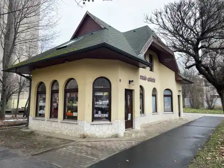 eladó irodaház, Oroszlány