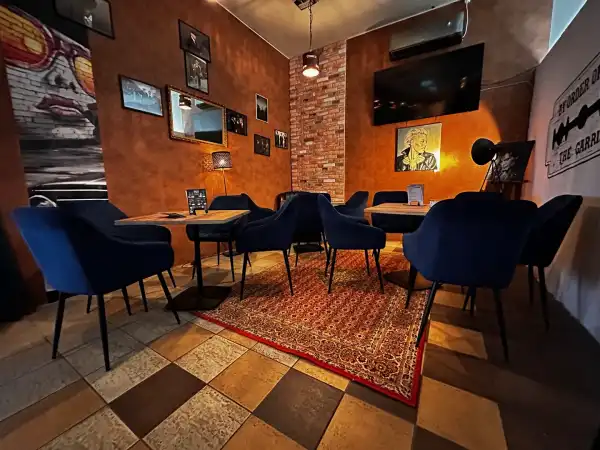 Eladó melegkonyhás vendéglátóegység, Budapest, VII. kerület 200 m² 28 M Ft