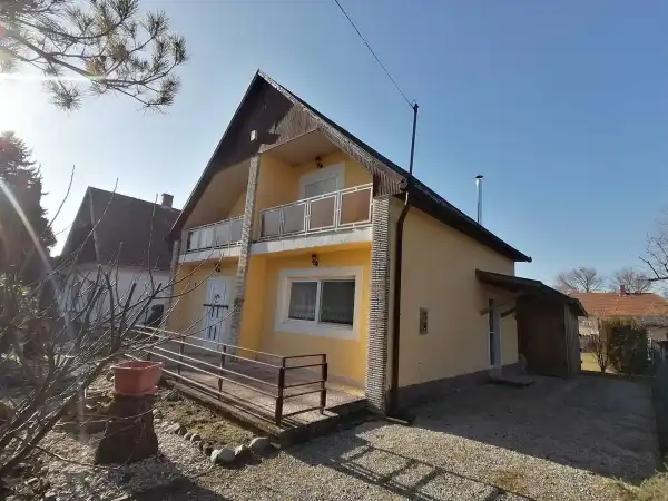 Eladó nyaraló, Balatonkeresztúr 4 szoba 116 m² 61.5 M Ft