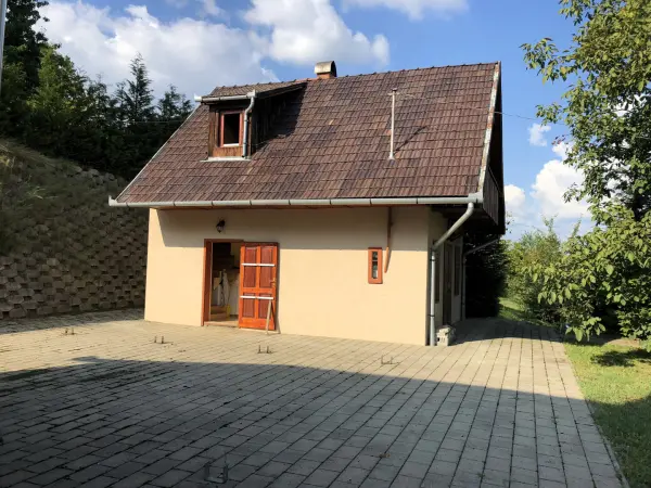 Eladó nyaraló, Bár 2+1 szoba 80 m² 33 M Ft