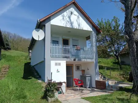 eladó nyaraló, Csörnyeföld