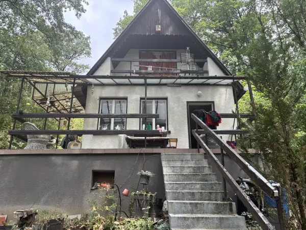 Eladó nyaraló, Kismaros 1+1 szoba 50 m² 59 M Ft