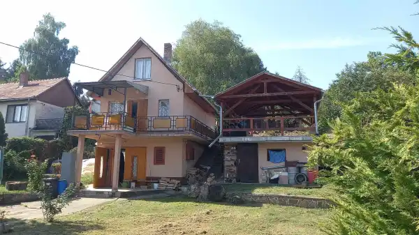 Eladó nyaraló, Kulcs 2+1 szoba 72 m² 22.9 M Ft