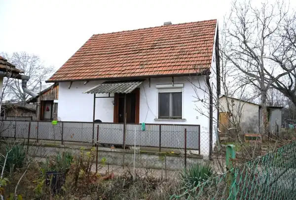 Eladó nyaraló, Szatymaz 3 szoba 60 m² 27.8 M Ft