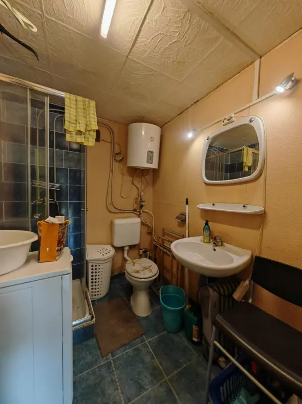 Eladó nyaraló, Tatabánya 2 szoba 41 m² 10 M Ft