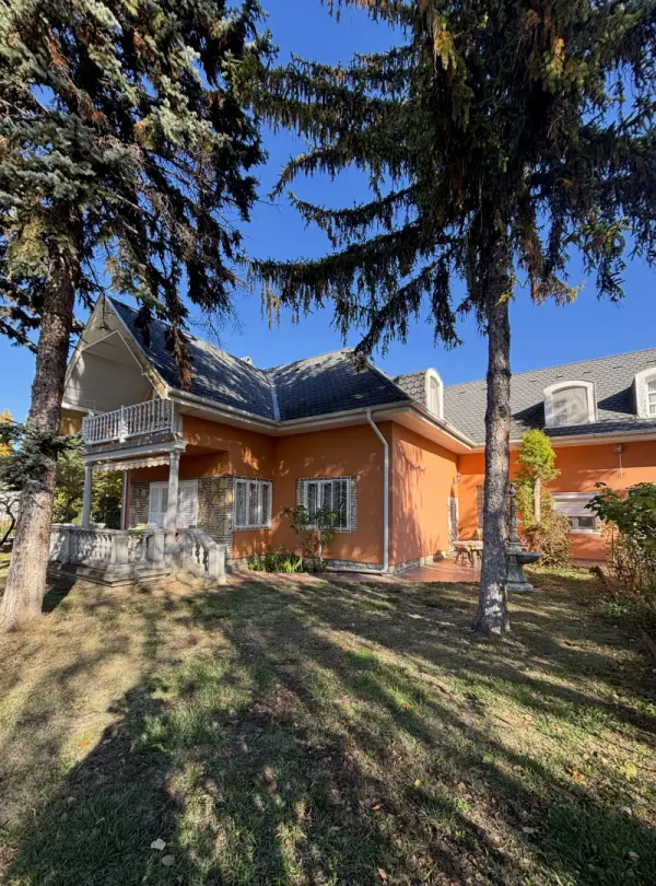Eladó nyaraló, Zamárdi 9 szoba 265 m² 220 M Ft