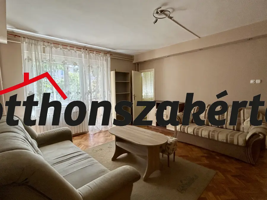 eladó panellakás, Aszód