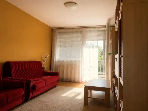 Eladó panellakás, Békéscsaba 2+1 szoba 59 m² 30.9 M Ft