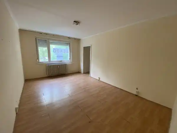 Eladó panellakás, Békéscsaba 1+2 szoba 53 m² 28.5 M Ft