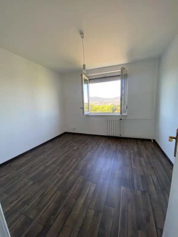 Eladó panellakás, Budapest, III. kerület 2 szoba 49 m² 61.9 M Ft