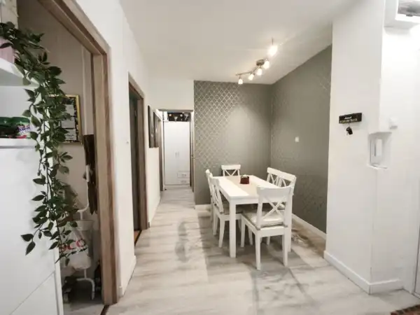 Eladó panellakás, Budapest, III. kerület 1+2 szoba 57 m² 67.7 M Ft