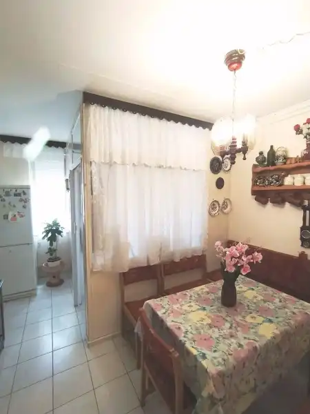 eladó panellakás, Debrecen