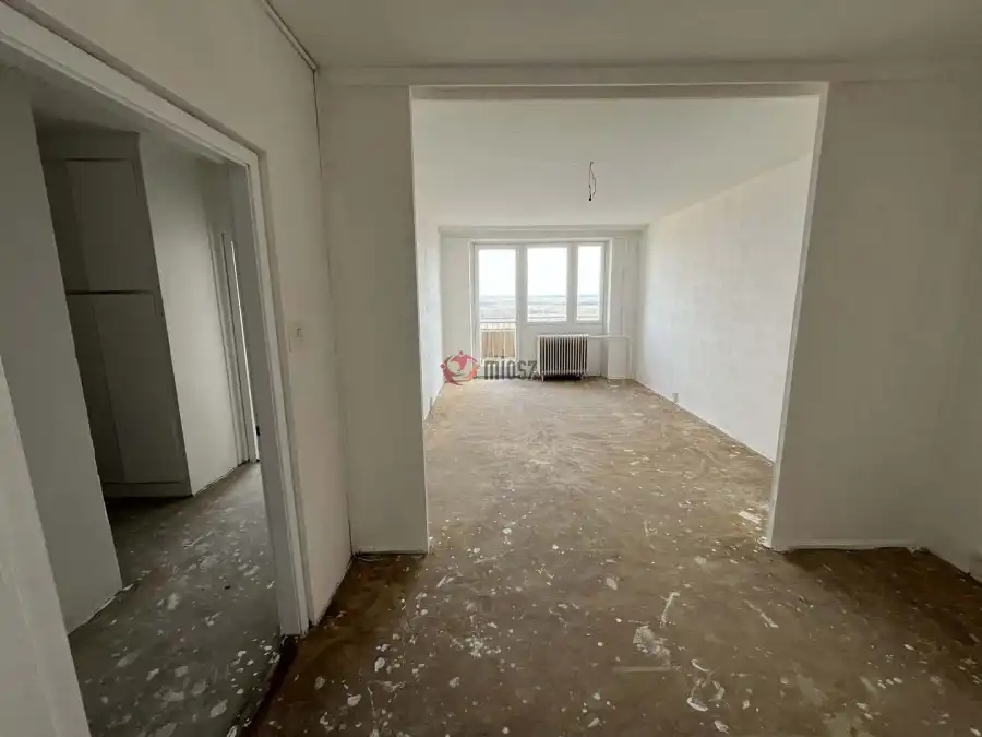 eladó panellakás, Dunaújváros