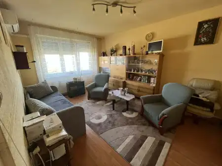 eladó panellakás, Dunaújváros