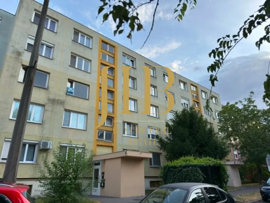 eladó panellakás, Dunaújváros