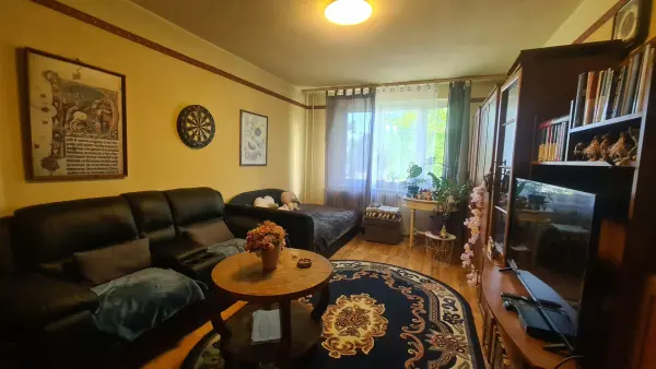 Eladó panellakás, Dunaújváros 2 szoba 53 m² 27.9 M Ft