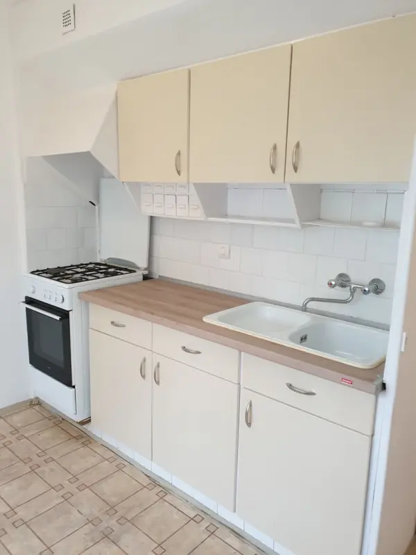 Eladó panellakás, Dunaújváros 1+1 szoba 45 m² 29.6 M Ft