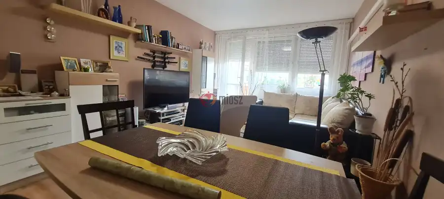 eladó panellakás, Dunaújváros