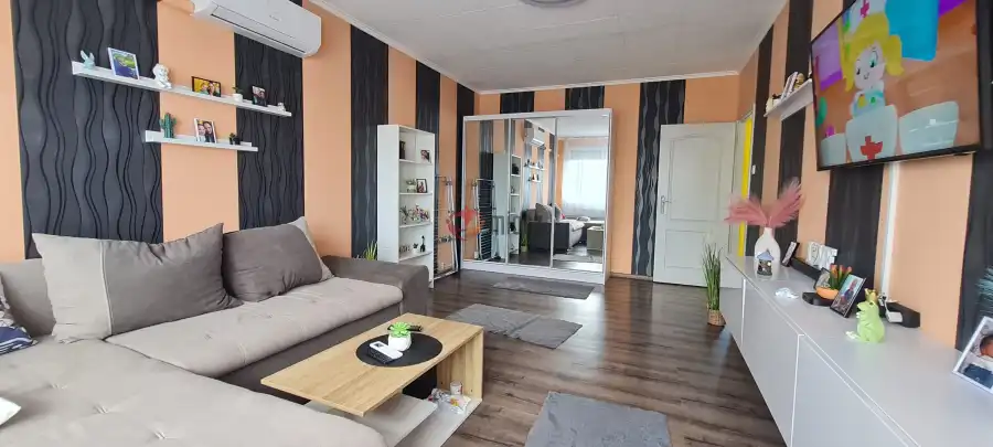 eladó panellakás, Dunaújváros