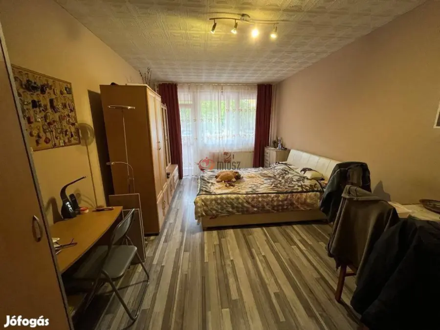 eladó panellakás, Dunaújváros