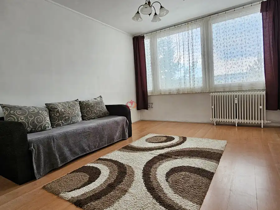 eladó panellakás, Eger