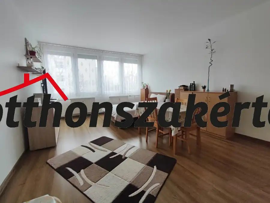 eladó panellakás, Gödöllő