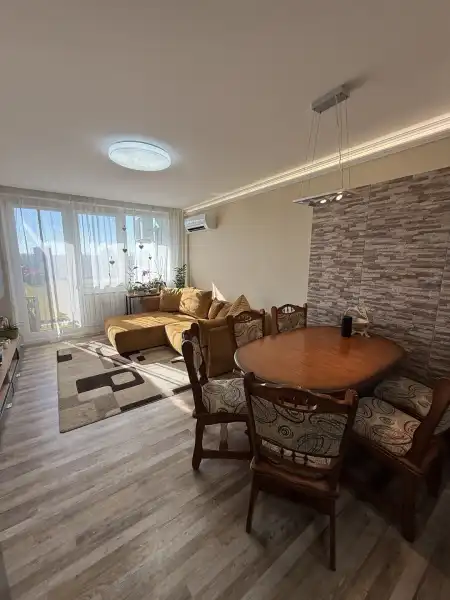 eladó panellakás, Győr