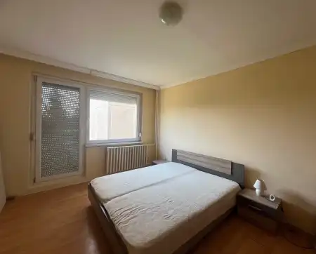 eladó panellakás, Oroszlány